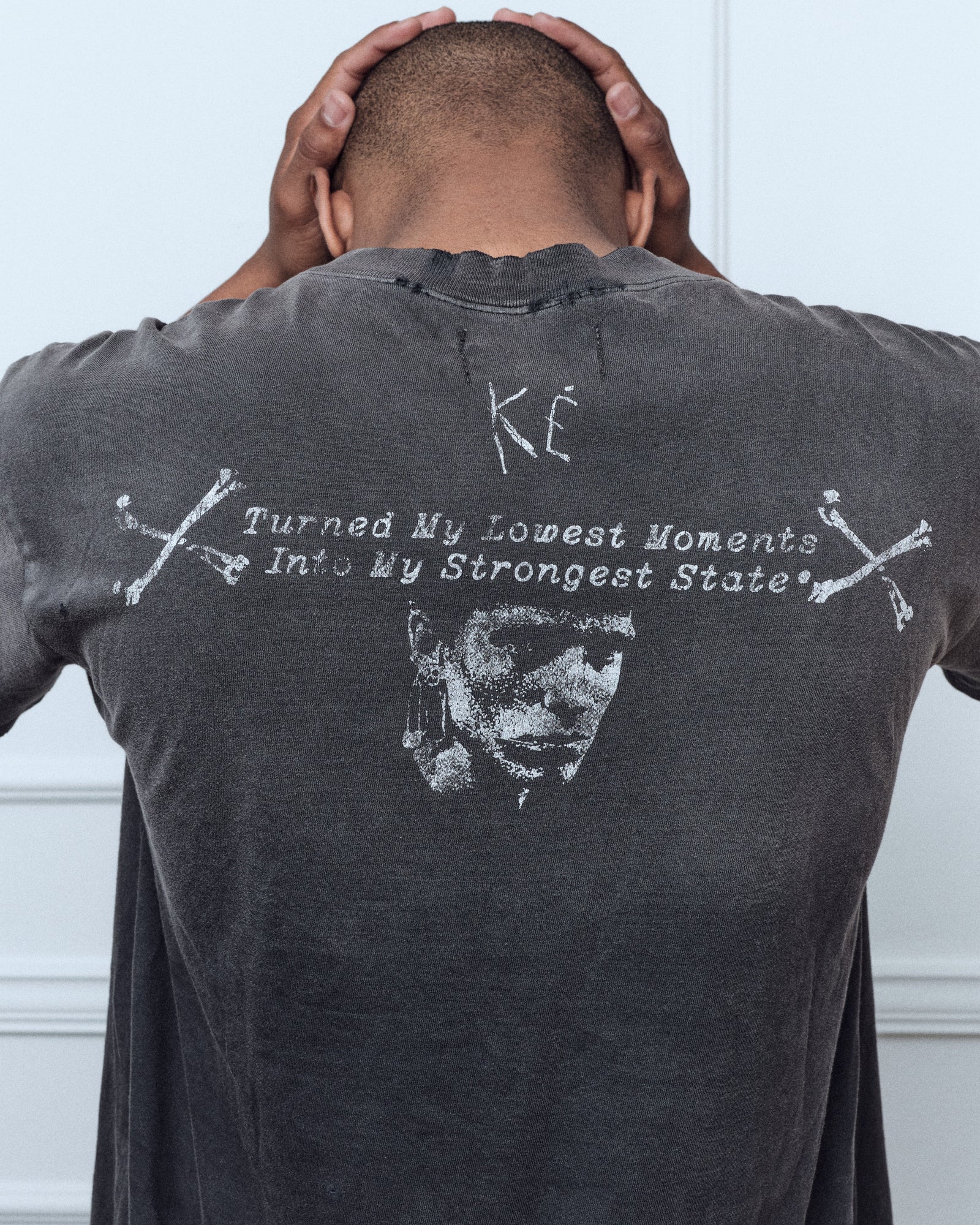Broken oath tee